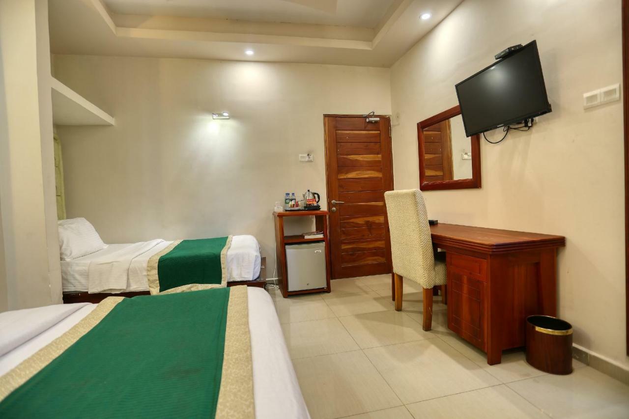 Lazaani Hotel Colombo Extérieur photo